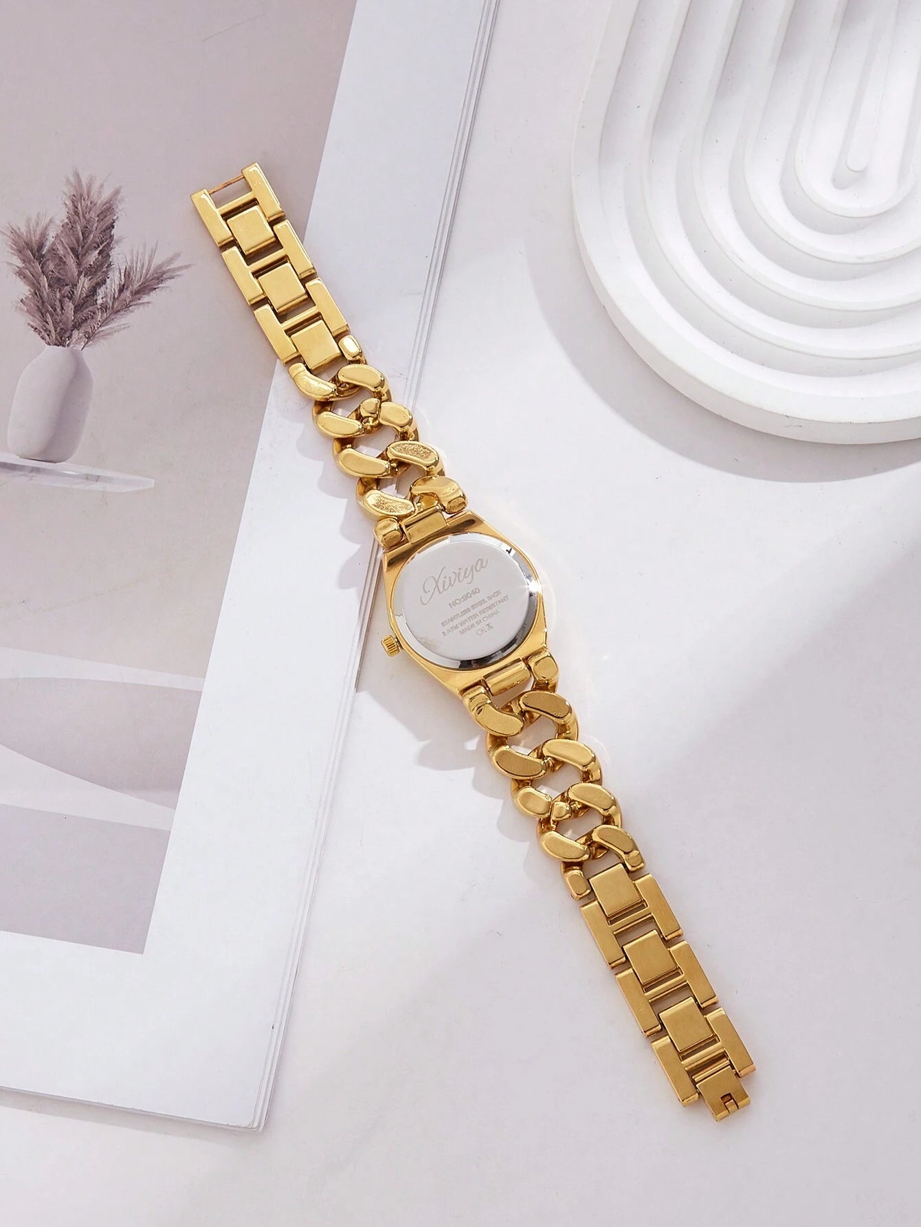 1pc Women's Gold Minimalist Link Adjustable Quartz Watch