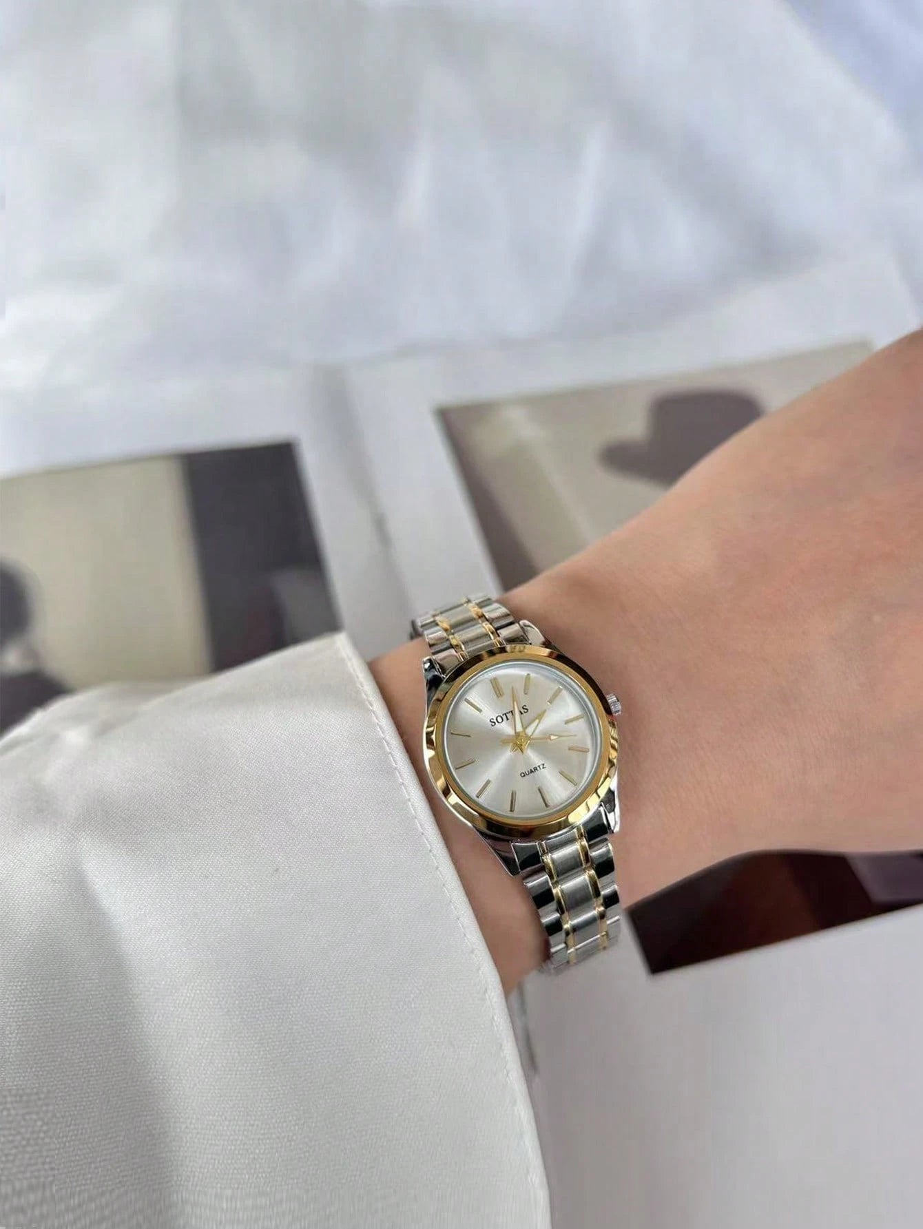 Simple And Atmospheric Women's Watch Korean Version