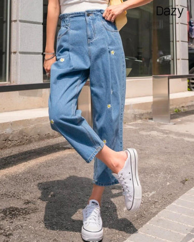 DAZY Floral Embroidery Cropped Mom Fit Jeans