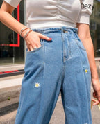 DAZY Floral Embroidery Cropped Mom Fit Jeans Shein
